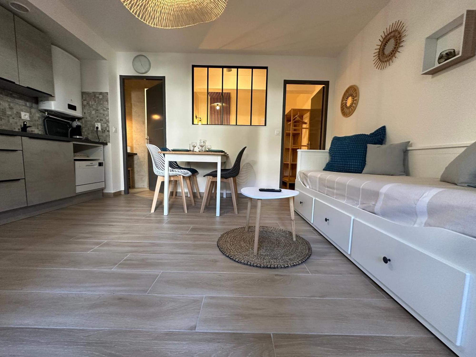 Appartement Climatise Avec Chambre Et Parking Privatif Locations Vld Camargue Saintes-Maries-de-la-Mer Exteriör bild